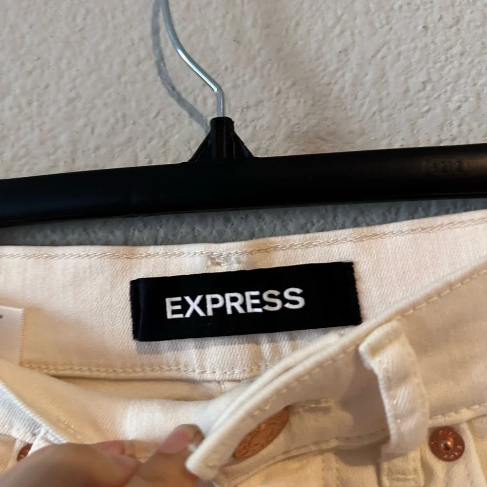 Express cream color denim straight super high rise jeans size 4 - Picture 2 of 4